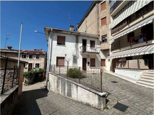 casa indipendente in vendita a Cerro Veronese