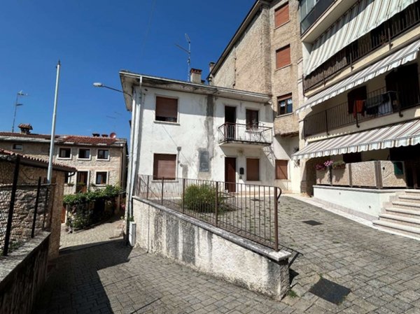 casa indipendente in vendita a Cerro Veronese