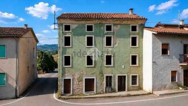 casale in vendita a Cerro Veronese