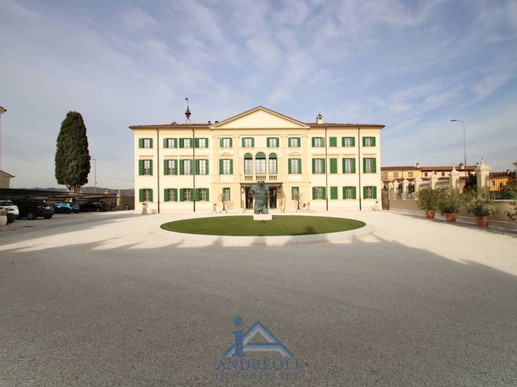intera palazzina in vendita a Colognola ai Colli