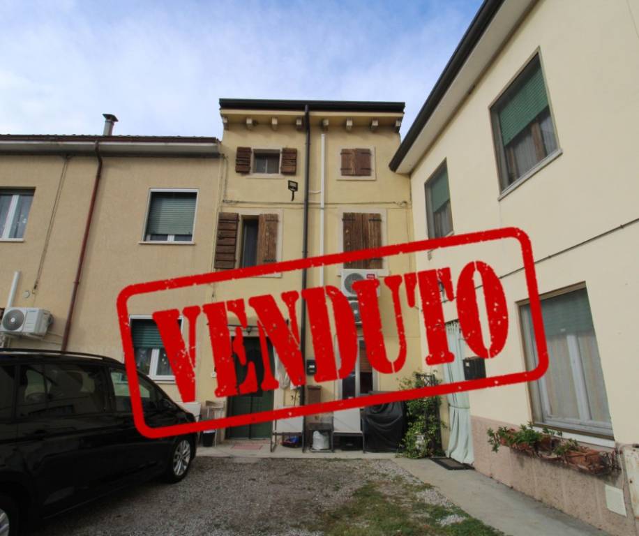 casa indipendente in vendita a Colognola ai Colli