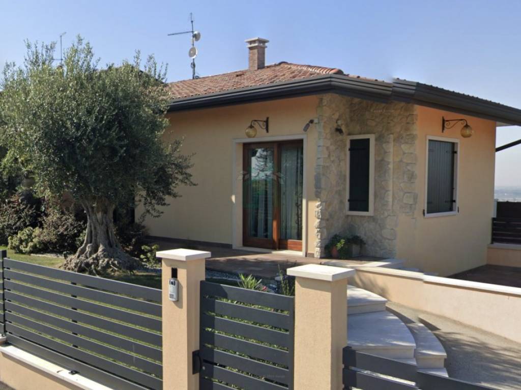 casa indipendente in vendita a Colognola ai Colli