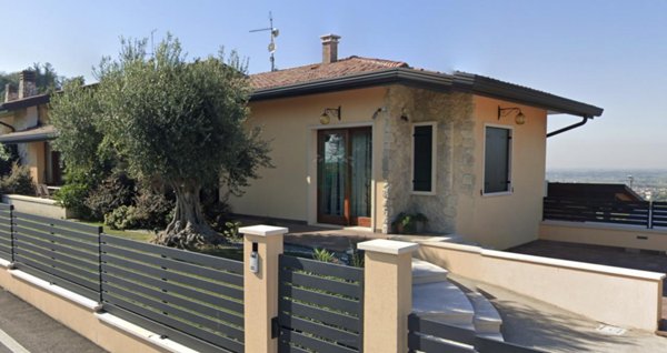 casa indipendente in vendita a Colognola ai Colli