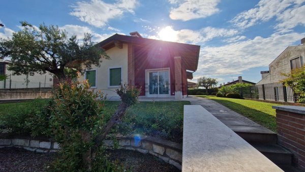 casa indipendente in vendita a Colognola ai Colli