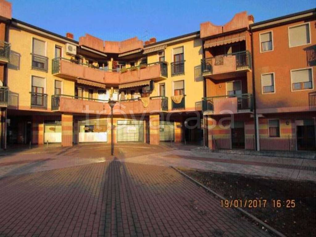 negozio in vendita a Colognola ai Colli in zona San Zeno