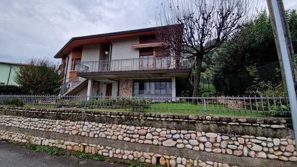 casa indipendente in vendita a Colognola ai Colli