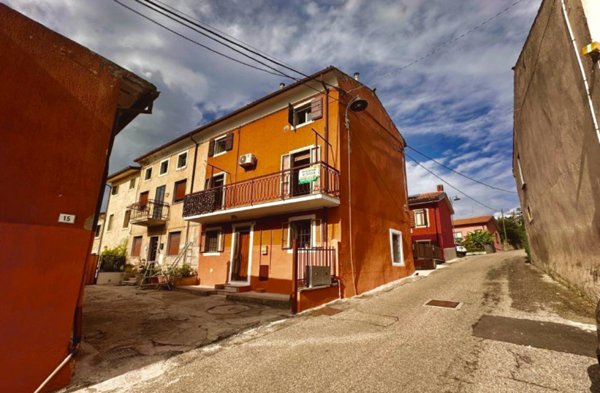 casa indipendente in vendita a Colognola ai Colli in zona Monte con Villa