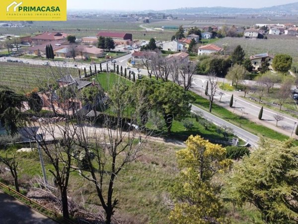 casa indipendente in vendita a Colognola ai Colli
