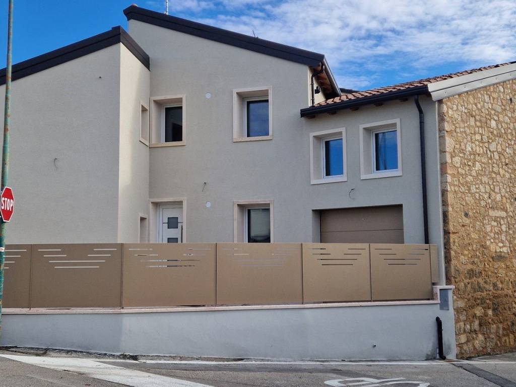 casa semindipendente in vendita a Colognola ai Colli