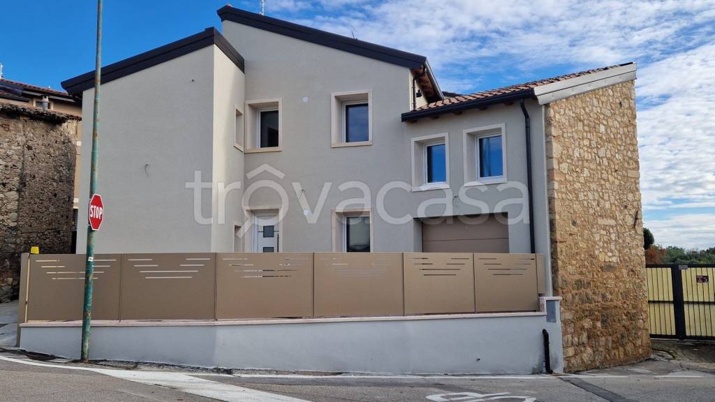 casa semindipendente in vendita a Colognola ai Colli