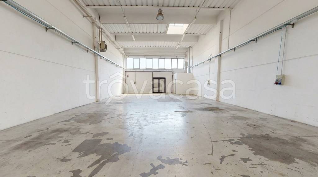 locale commerciale in vendita a Colognola ai Colli