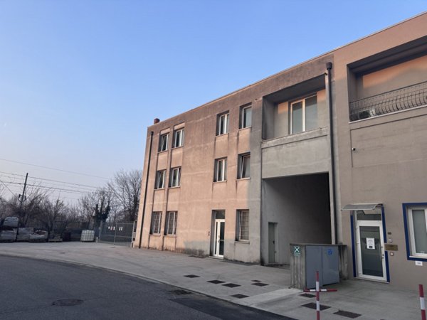 capannone in vendita a Colognola ai Colli in zona Stra