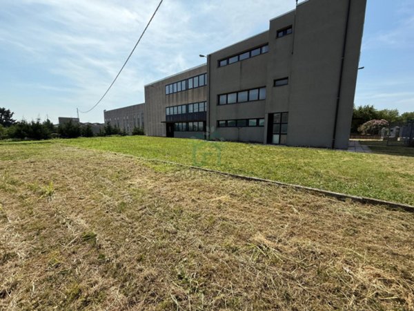 capannone in vendita a Colognola ai Colli