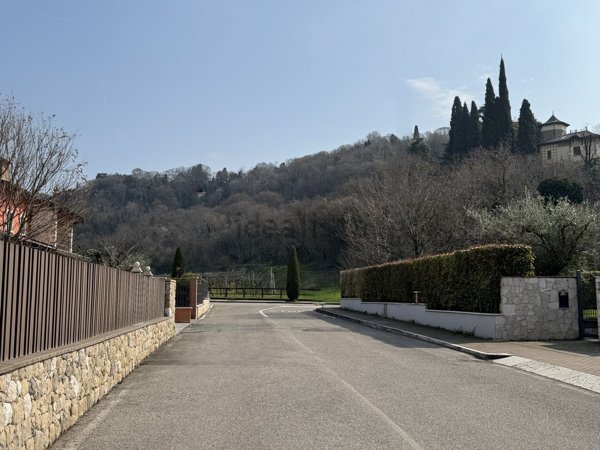 casa indipendente in vendita a Colognola ai Colli
