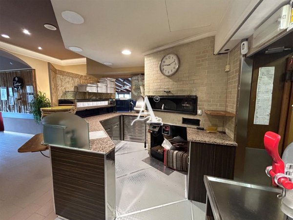 locale commerciale in vendita a Colognola ai Colli