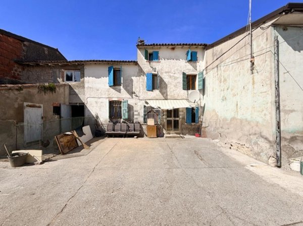 casa semindipendente in vendita a Colognola ai Colli in zona San Vittore