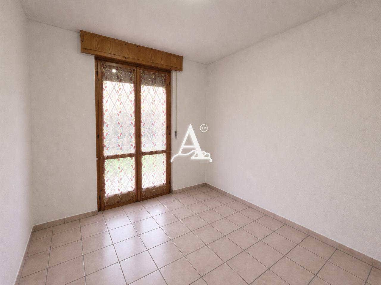 locale commerciale in vendita a Colognola ai Colli