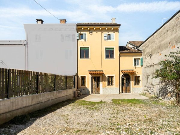 casa indipendente in vendita a Colognola ai Colli in zona Pieve