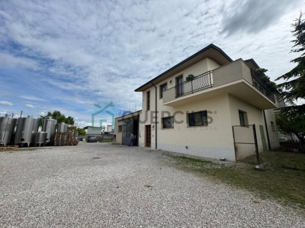 casa indipendente in vendita a Colognola ai Colli