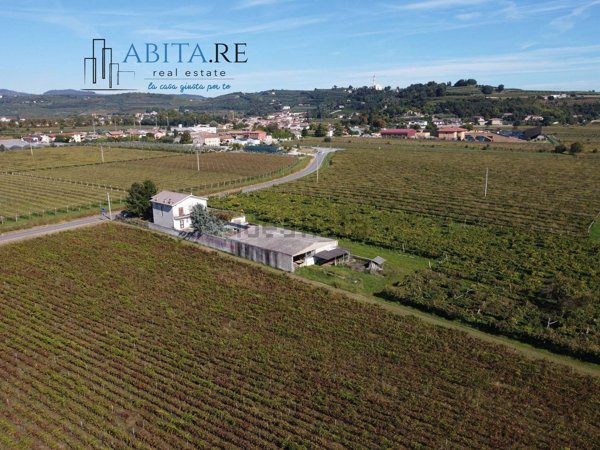 locale di sgombero in vendita a Colognola ai Colli in zona Pieve