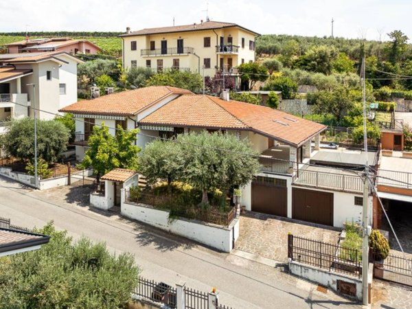 casa indipendente in vendita a Colognola ai Colli in zona Pieve