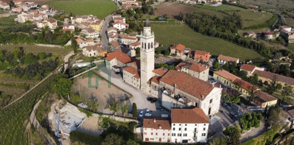casa indipendente in vendita a Colognola ai Colli in zona Monte con Villa