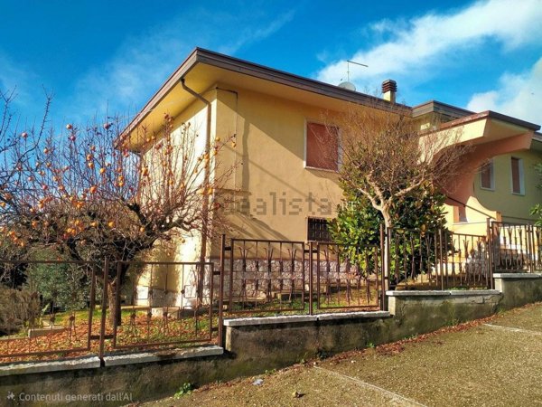 casa indipendente in vendita a Colognola ai Colli in zona Pieve