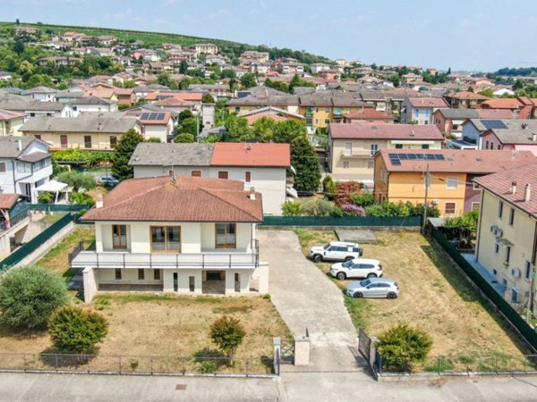 casa indipendente in vendita a Colognola ai Colli in zona Pieve