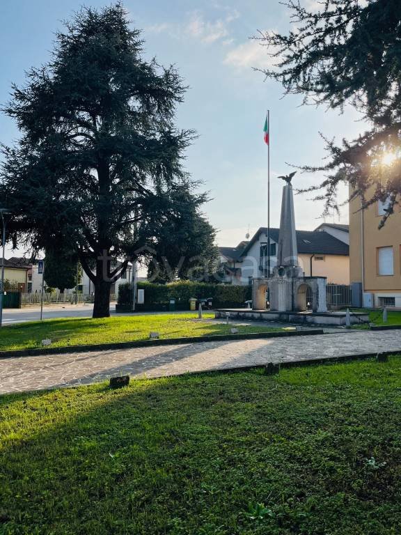 appartamento in vendita a Concamarise in zona Capitello