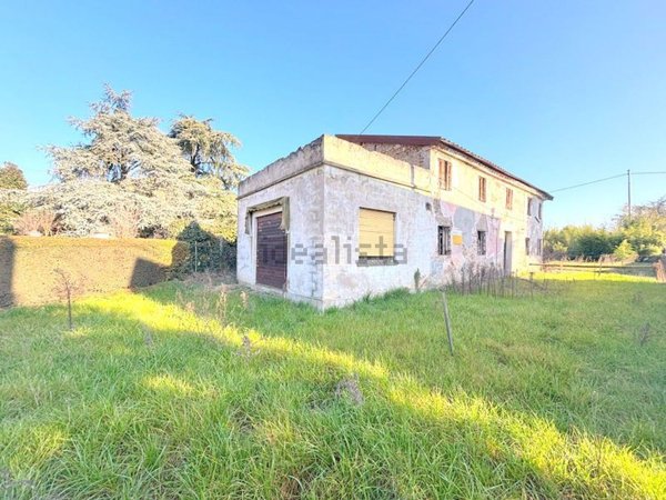 casa indipendente in vendita a Concamarise