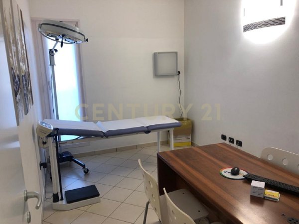 ufficio in vendita a Concamarise