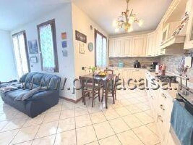 appartamento in vendita a Concamarise