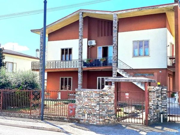 casa indipendente in vendita a Concamarise