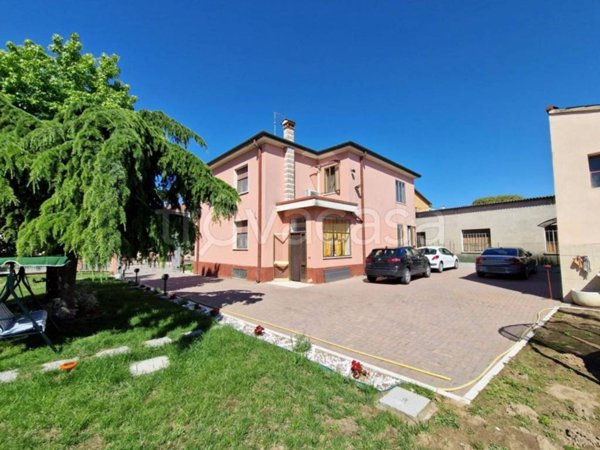 casa indipendente in vendita a Concamarise in zona Capitello