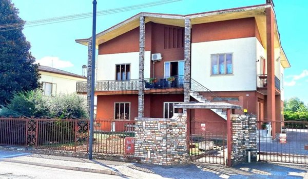 casa indipendente in vendita a Concamarise