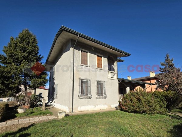 casa indipendente in vendita a Concamarise