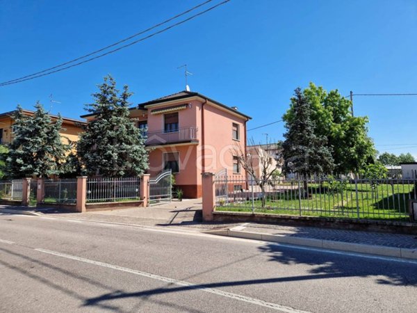 casa indipendente in vendita a Concamarise in zona Capitello