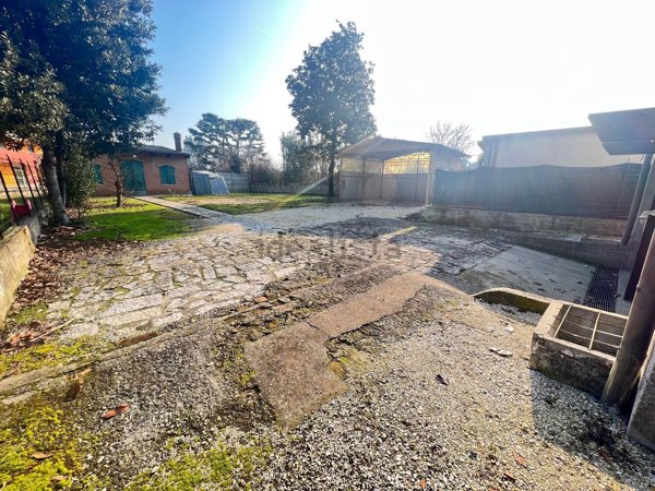 appartamento in vendita a Concamarise