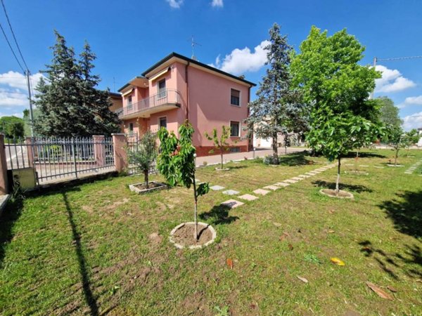 casa indipendente in vendita a Concamarise