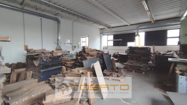 terreno edificabile in vendita a Concamarise