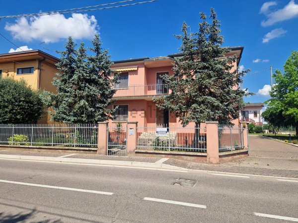 casa indipendente in vendita a Concamarise