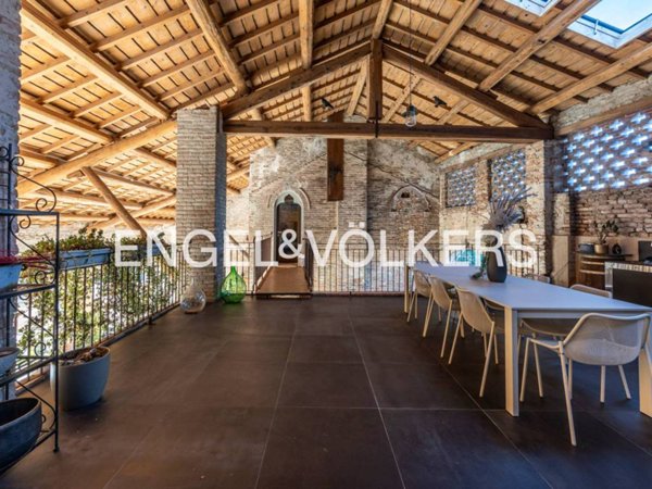 villa in vendita a Concamarise