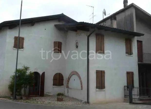 casa indipendente in vendita a Concamarise in zona Capitello