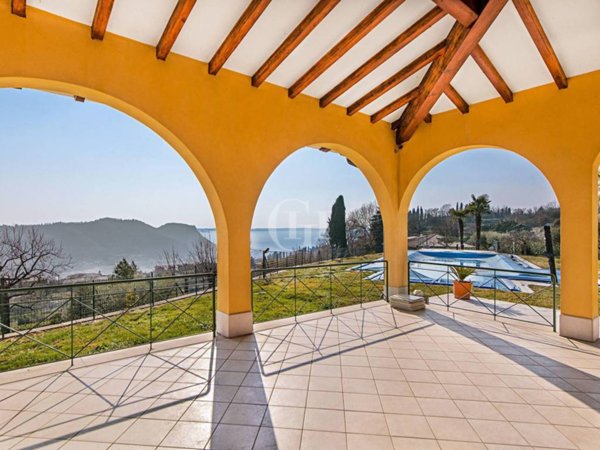 casa indipendente in vendita a Costermano sul Garda