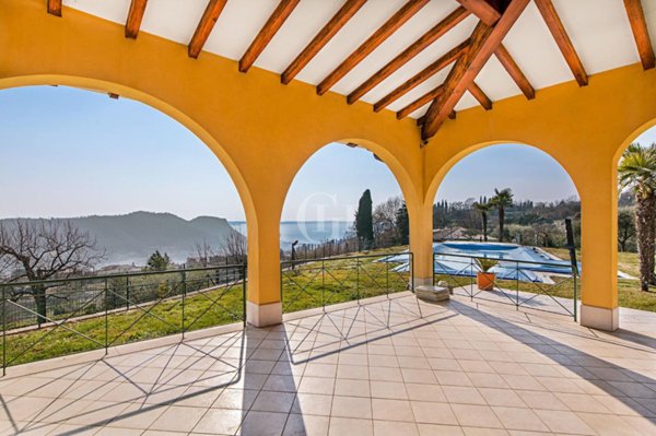 casa indipendente in vendita a Costermano sul Garda