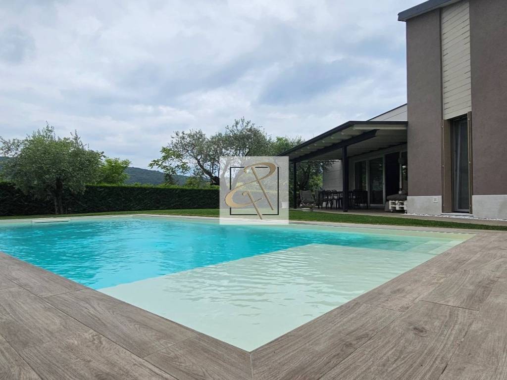 casa indipendente in vendita a Costermano sul Garda