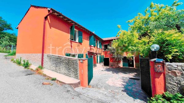 casa indipendente in vendita a Costermano sul Garda in zona Marciaga