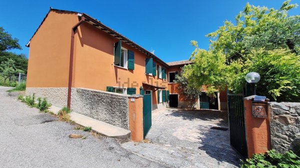 pentavano in vendita a Costermano sul Garda in zona Marciaga