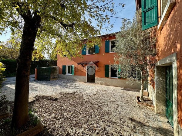 pentavano in vendita a Costermano sul Garda in zona Marciaga