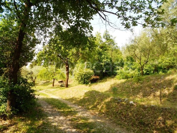 terreno edificabile in vendita a Costermano sul Garda